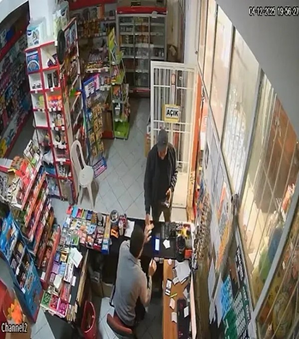 Kesik baş her yerde aranıyor! Cesedi yanmış aracın yanında bulunmuştu